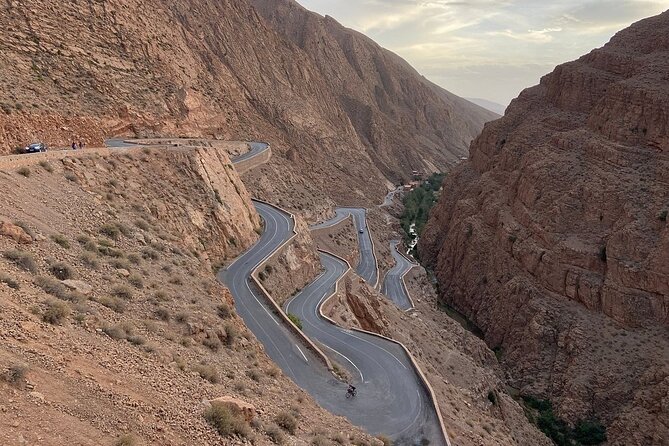 3 Days Desert Tour From Marrakech To Fes (From Buget to Luxury) - Sunrise and the final run to Fez: Midelt breaks the drive with lunch