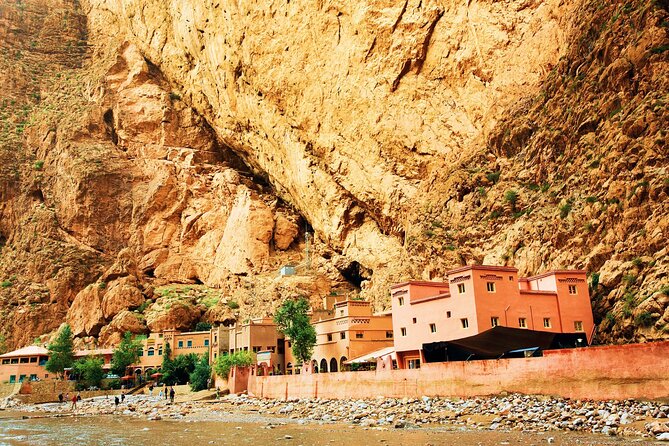 3 Days Merzouga Desert Tour from Marrakech with Luxury Camp - Rose Valley (Kelaat M’gouna) and Dades Gorges: a day of viewpoints and good downtime