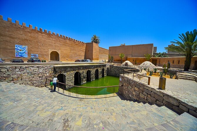 4×4 Jeep Desert Safari Tour with Lunch and Camel Ride - Lunch and tea in a Berber house: why this is the real value