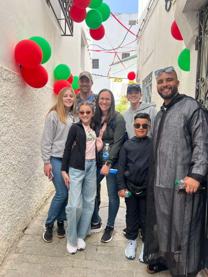 4 Hours Deluxe Guided Tour of Tangier + A tour with camels - The medina walk: souks, architecture, and a short break with tea