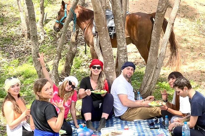 5 hours ride + picnic - Diabat horse ride, from 10 am saddle time to about 4 pm back