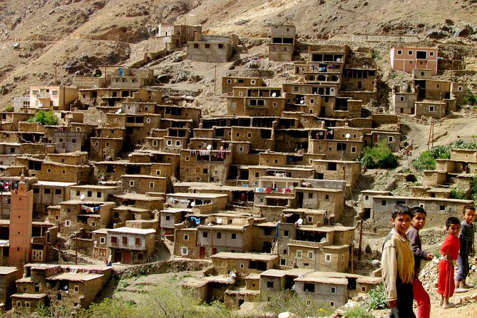 Agafay Desert & Berber villages & Atlas Mountains, Full Day Trip From Marrakech - Mint tea in a Berber house, and why that stop matters