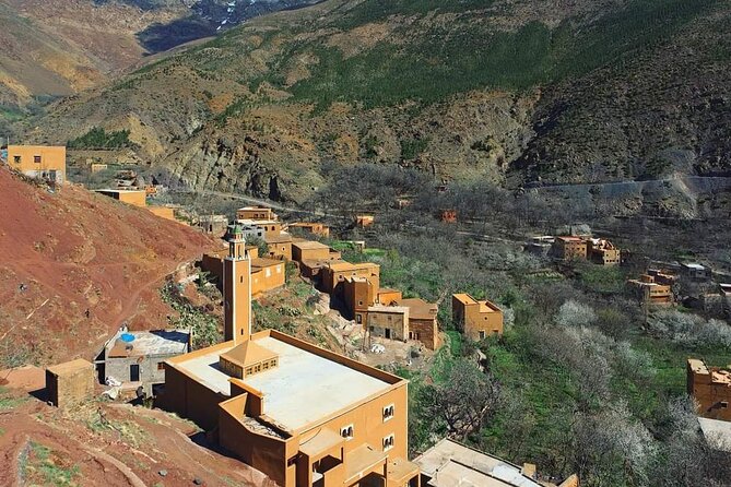 Agafay Desert: Camel ride, dinner and fire show - Dinner in the desert: tagine-style meal plus Berber music and dance