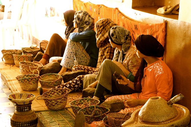 Ait-Ben-Haddou and Ouarzazate Private Guided Day Trip from Marrakech with lunch - Lunch in Ouarzazate or Ait Ben Haddou village: how you pick affects the mood