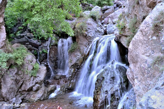 Atlas Mountain Full Day Tour with Three Valleys and Waterfalls - Leaving Marrakech: The Drive Up to Tahanout Village