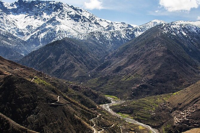 Atlas Mountains Guided Day Hike - Stop 3: Tizi Oussem Lunch at About 2500m