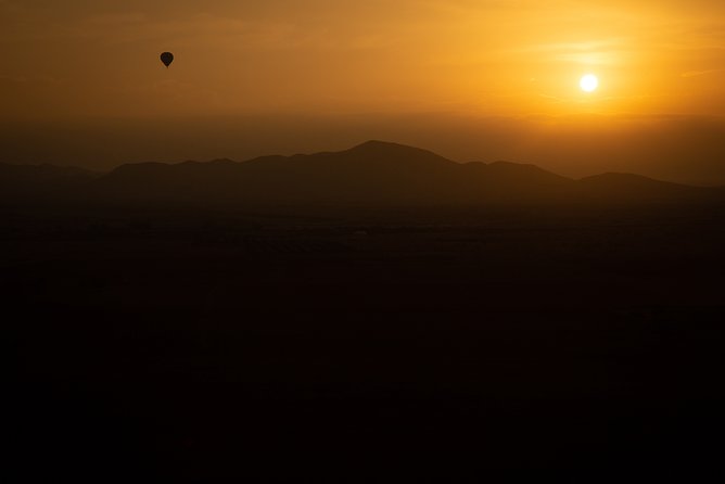 Atlas Mountains Hot Air Balloon Ride from Marrakech with Berber Breakfast and Desert Camel Experience - Pre-flight refreshments and balloon set-up: what you will actually see