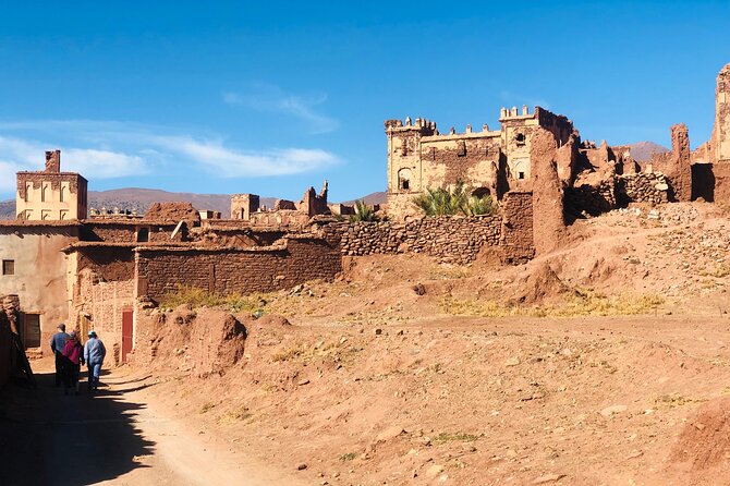 Best Marrakech to Merzouga 3 D 2N Sahara Desert Tour Adventure - Tinghir and Todgha Gorge Area: Cave Life and Shepherd Traditions
