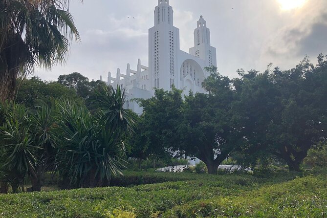 Casablanca and Morocco Shared Walking Tour with Licensed Guide - Arab League Park and Mohammed V Square: the city’s ceremonial center