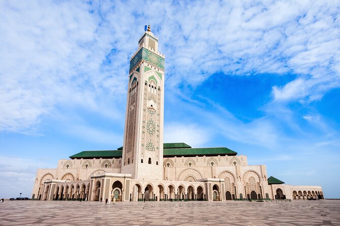 Casablanca City Tour: Hassan II Mosque, Arab League Park & Sights - Habous, Muhammad V Square, and United Nations Square: street life and landmarks