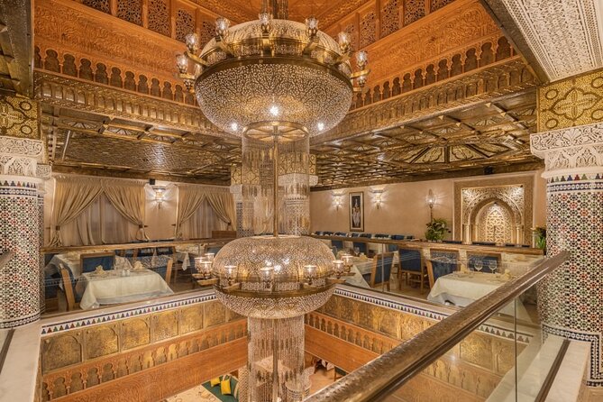 Casablanca City Tour: Hassan II Mosque, Arab League Park & Sights - Rick’s Café stop: iconic film vibes, but verify timing
