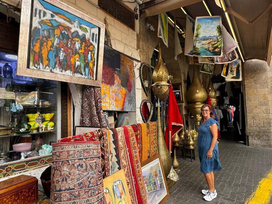 Casablanca City Tour with Hotel Pickup and drop off - Notre Dame de Lourdes Church and Arab League Park for balance