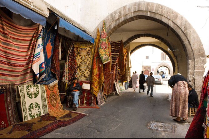 Casablanca Cruise break Tour including Guided Mosque Ticket - Old Medina of Casablanca: A Short Walk That Still Feels Like Casablanca