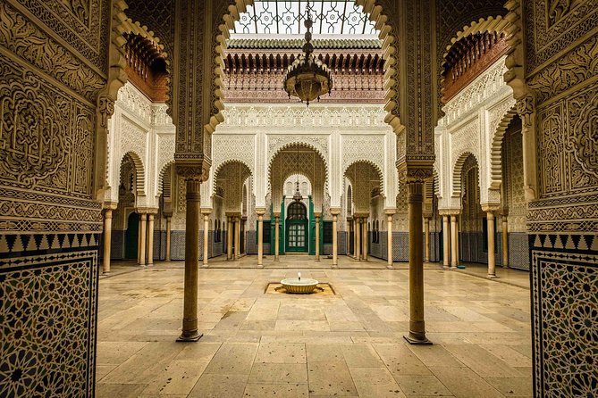 Casablanca Guided City Tour - Royal Palace of Casablanca: impressive from the outside
