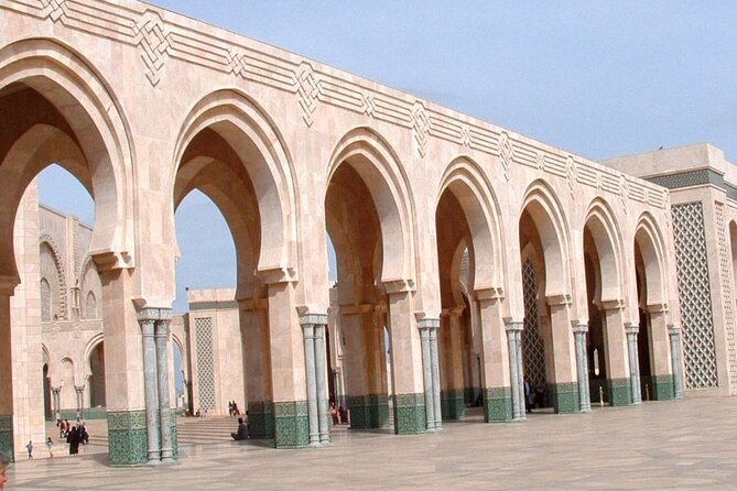 Casablanca Guided Tour with professional guide and lux vehicle - Guides who make the day feel easy (and how to get more from them)