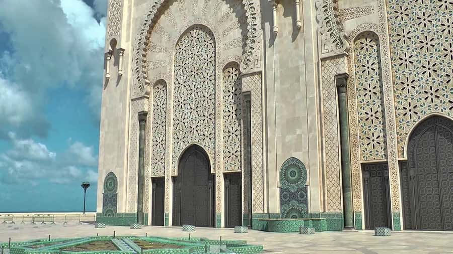 Casablanca: Hassan II Mosque Guided Tour with Entry Ticket - Why the Hassan II Mosque experience feels different in Casablanca