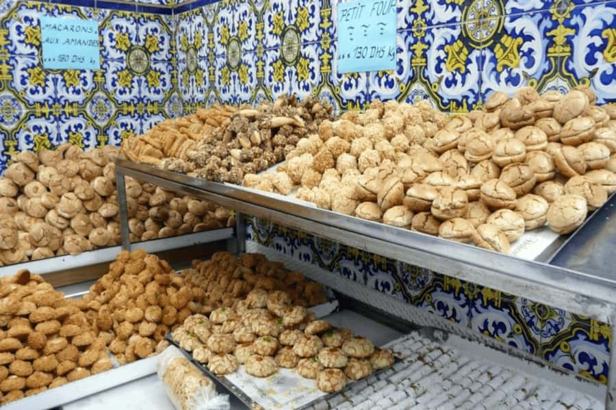 Casablanca: Layover Sightseeing Tour with Airport Transfer - Shopping Stop and How to Avoid Losing Time