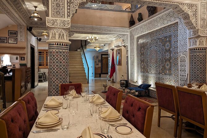 Casablanca Layover Tour with Round-Trip Airport Transfer - Quartier Habous and the Royal Palace area: a different Casablanca look