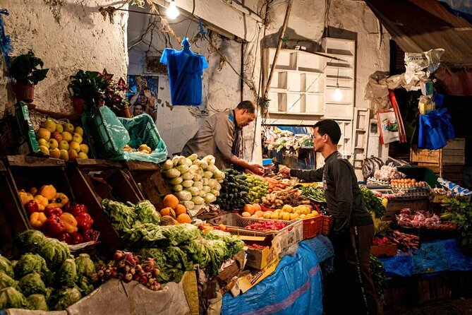Casablanca Night Tour with Andalusian Dinner Show - Old Medina walk: why one hour here is worth your time