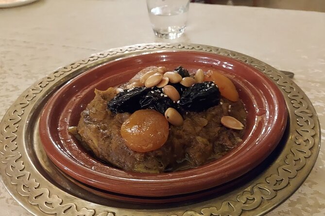 Casablanca Night Tour with Andalusian Dinner Show - Mohamed V Square: colonial-era architecture and easy photo stops