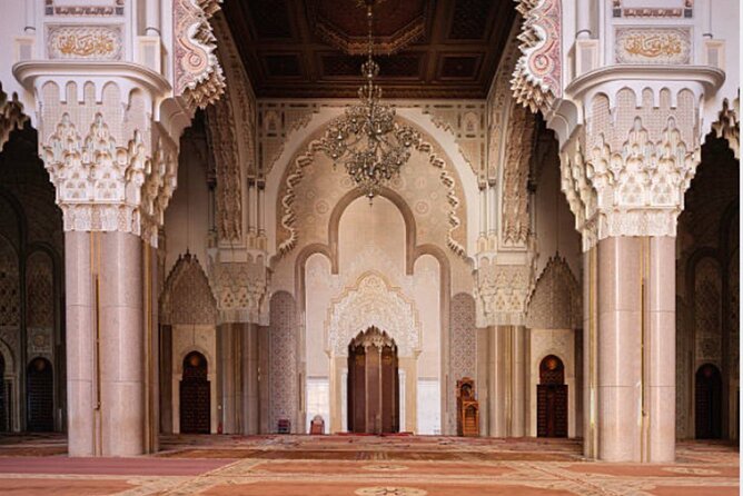 Casablanca Private City Tour - Place des Nations Unies: where modern city life meets Moroccan streets