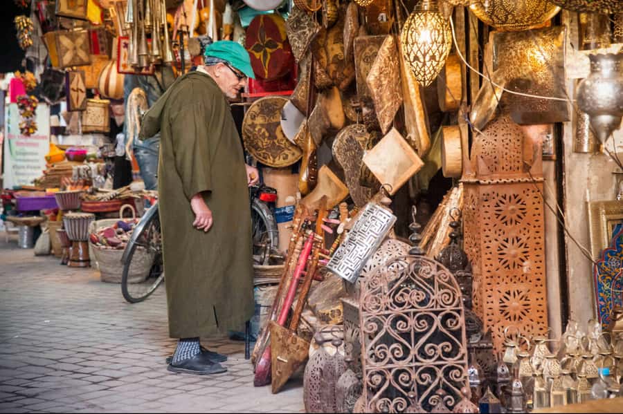 Casablanca: Traditional Souks Shopping Private Tour - Mint Tea and Moroccan Sweets: The Included Pause You Should Use