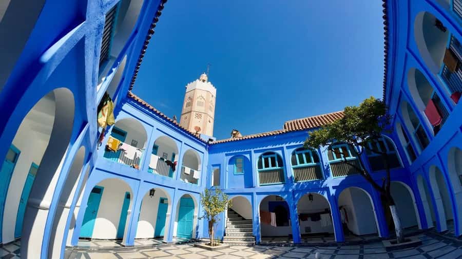 Chefchaouen tour guide - Small group tours: why 6 people feels better than a bus