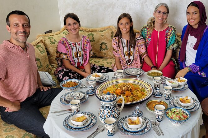 Cook Moroccan Food & Try on Traditional Clothes like a local - The 4-hour flow: mint tea cookies, then tagine to pastilla