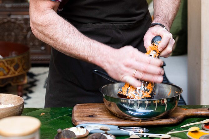 Cooking Course with Lunch & Pool Access in Day Pass - The Lunch Moment: Sitting Down Is Part of the Education