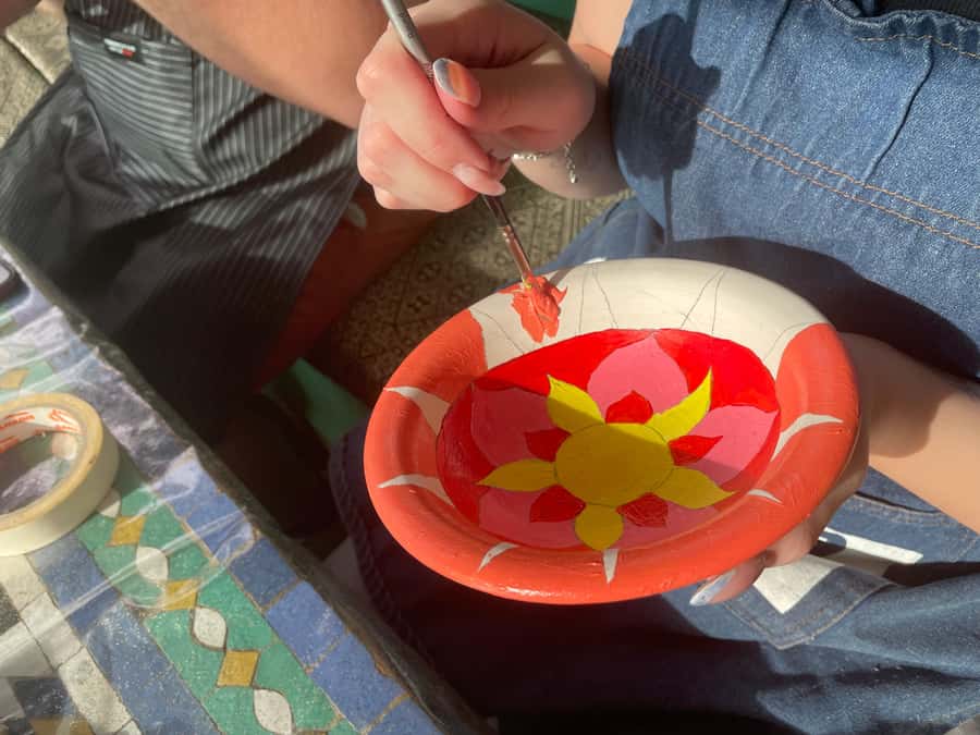 Creative Painting on Fes Pottery - Painting Time, How the Teaching Works
