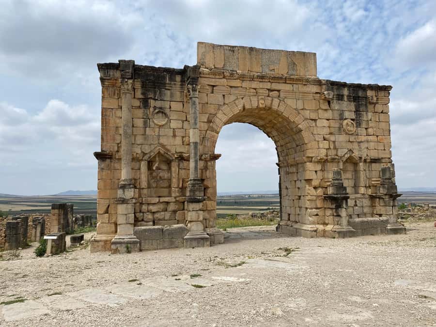 Cultural Day Trip meknes Volubilis in a Small Group OF 8 - Moulay Idriss: narrow streets and the 789 origin story