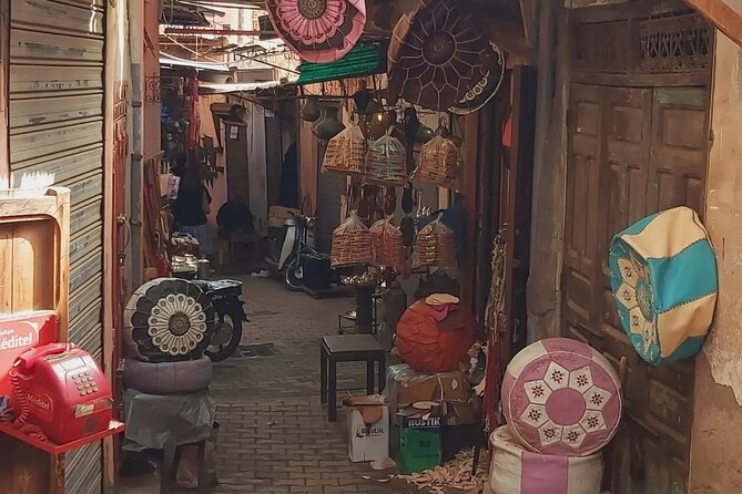 Cultural Heritage of Marrakesh - Medina of Marrakech and the craft markets, learning the layout with a guide