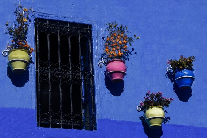 Day Trip to Chefchaouen From Fez with Local Expert - Grand Mosque area and the rhythm of prayer