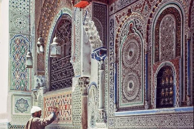 Discover Fes with the Best -Authentic Tours Unforgettable Stories - Bab Boujloud: A Clean Finish With a Major Gate View