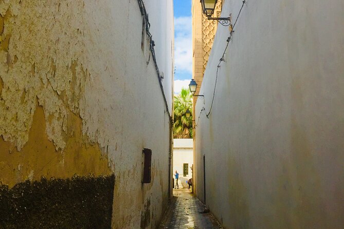 Discovering Life & Walk Inside Old Medina /With Taxi Back Hotel - Price and Value: What $25 Buys in Real Terms
