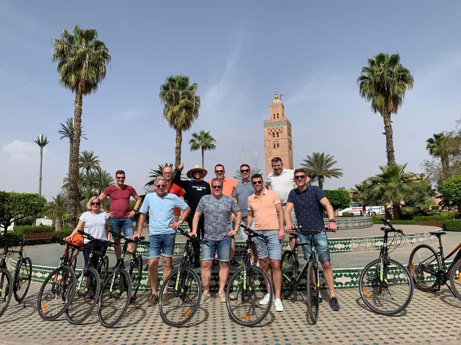 Dutch Bike Tour in Marrakech with Local Guide - Jemaa el Fnaa photo stop, timing your senses