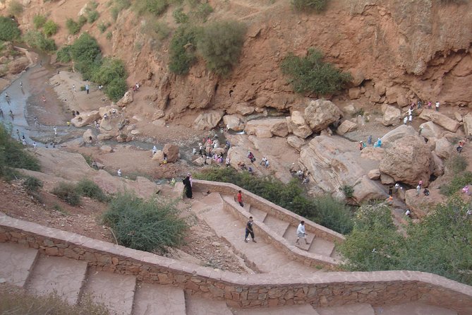 Emin Evry's Cave and Ouzoud waterfalls - Iwaridane: a short dinosaur-footprints stop that can feel quick