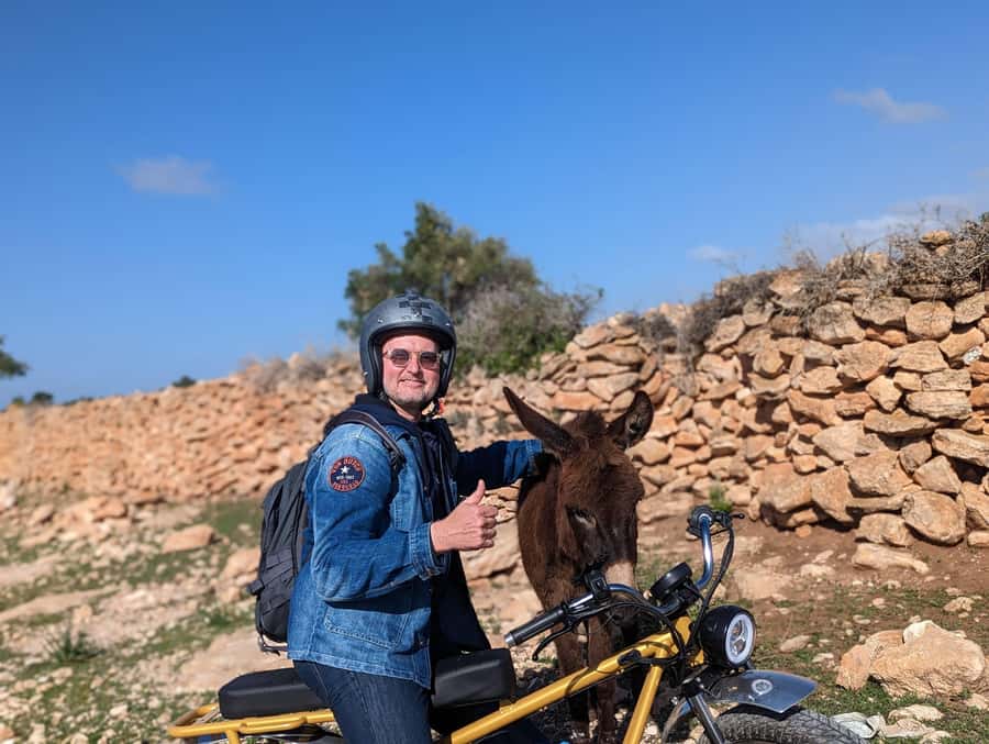 Essaouira: Area Highlights Guided E-Bike Tour - Starting under the Kasbah mosque, then learning your bike fast