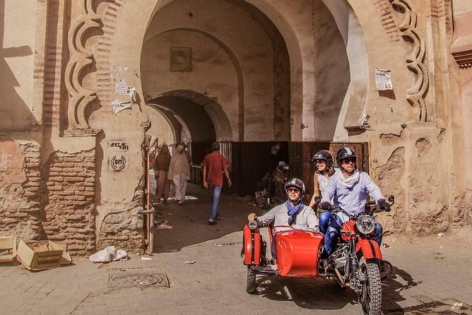 Essential Ride by sidecar (Marrakech off the beaten path) 1h30 - Private and customizable: how the ride adapts to you