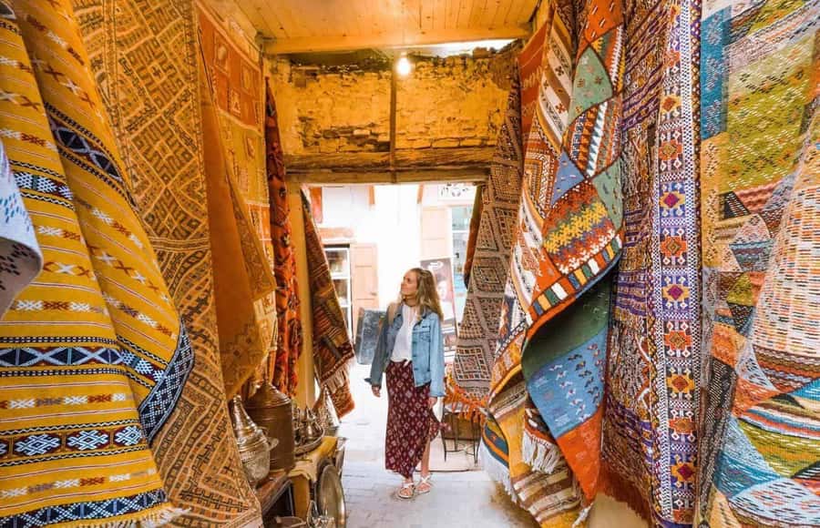 Exclusive Fez Medina Walking Tour with a local Guide - Chouara Tannery, watching hand-dye leather in the pits