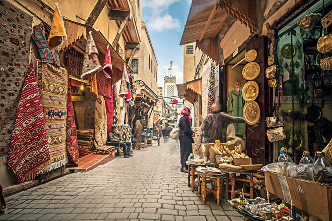 Exclusive Fez Medina Walking Tour with Private Guide - Meeting up, pickup, and the walking reality (3 to 4 hours)