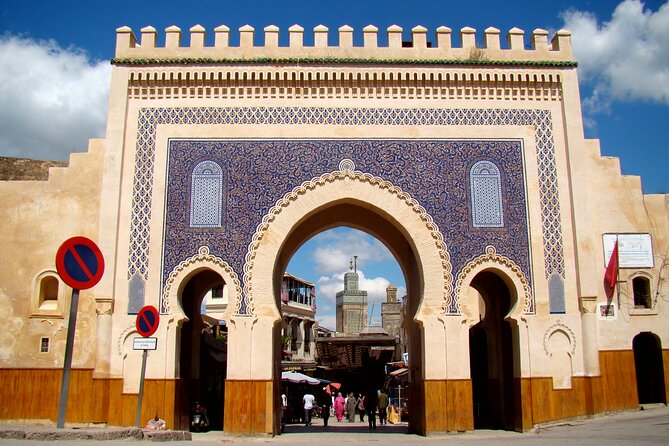 Exclusive Fez Medina Walking Tour with Private Guide - Zaouia of Moulay Idriss II and al-Qarawiyyin: sacred sites with rules