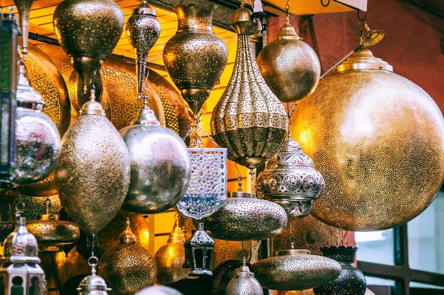 Fes: A Guided Walking Tour Through the Historic Medina - A Note on Shops and Expectations