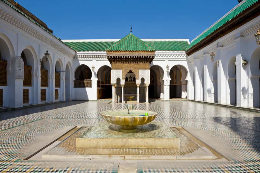 Fes: Medina Guided Tour with Local - Markets and monument stops that keep you moving
