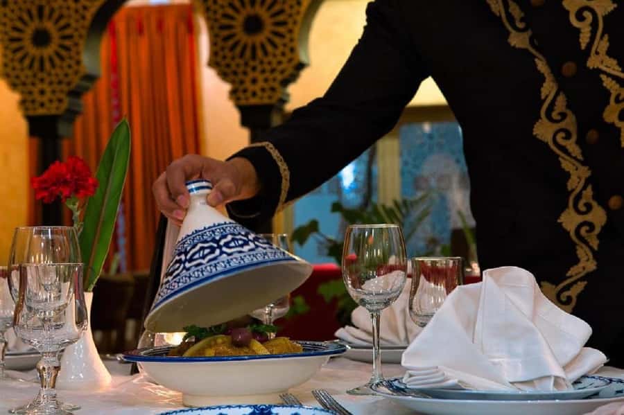 Fes : Unforgettable Dinner Show Experience with hotel pickup - Hotel Pickup in Fes: Comfort, Timing, and the People Who Drive It
