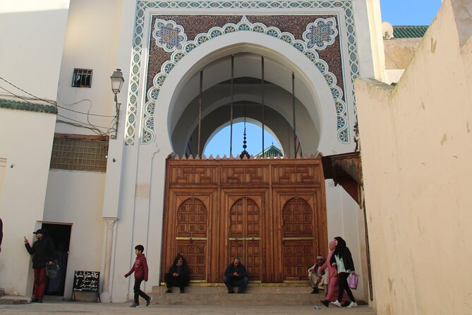 Fes wonders - Boujloud Square: your entry point into the medina’s main architecture
