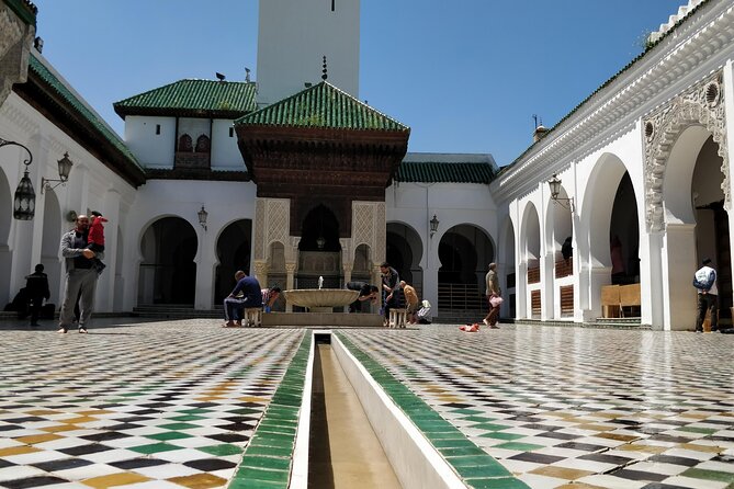 Fez guided Tour with a Local Guide - Museo Nejjarine: From Caravanserai to Moroccan Craft Room