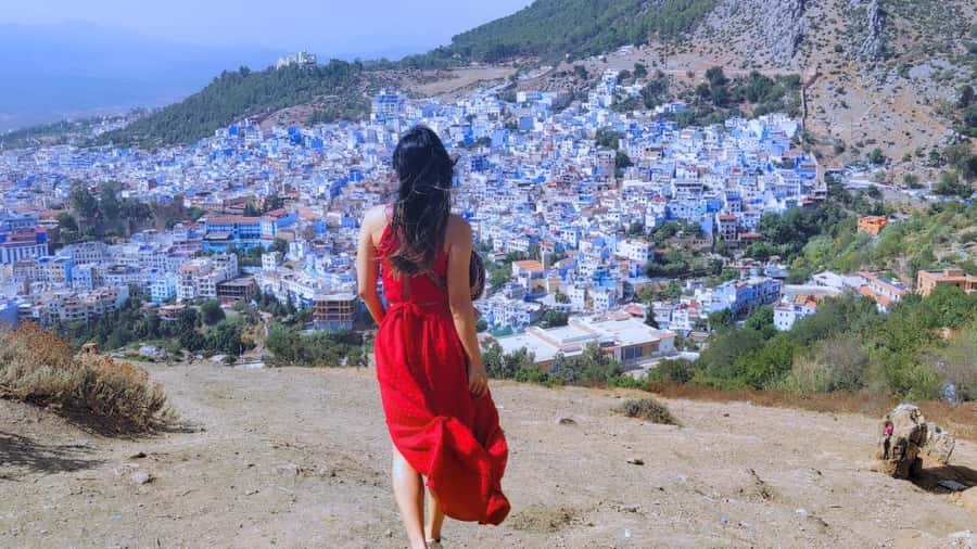 From Fez: Day Tour to the Blue Town of Chefchaouen - Arriving in Chefchaouen: where the blue medina starts doing its job