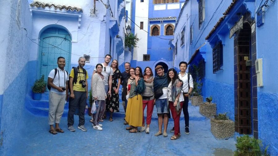 From Fez: Day Tour to the Blue Town of Chefchaouen - Plaza Uta el-Hammam: your natural anchor for lunch and people-watching