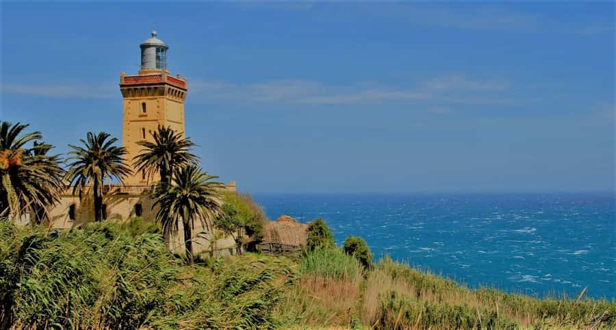 From Seville: Tangier Day Trip with Local Guide and Lunch - Tangier by bus first, then the guided “real city” phase